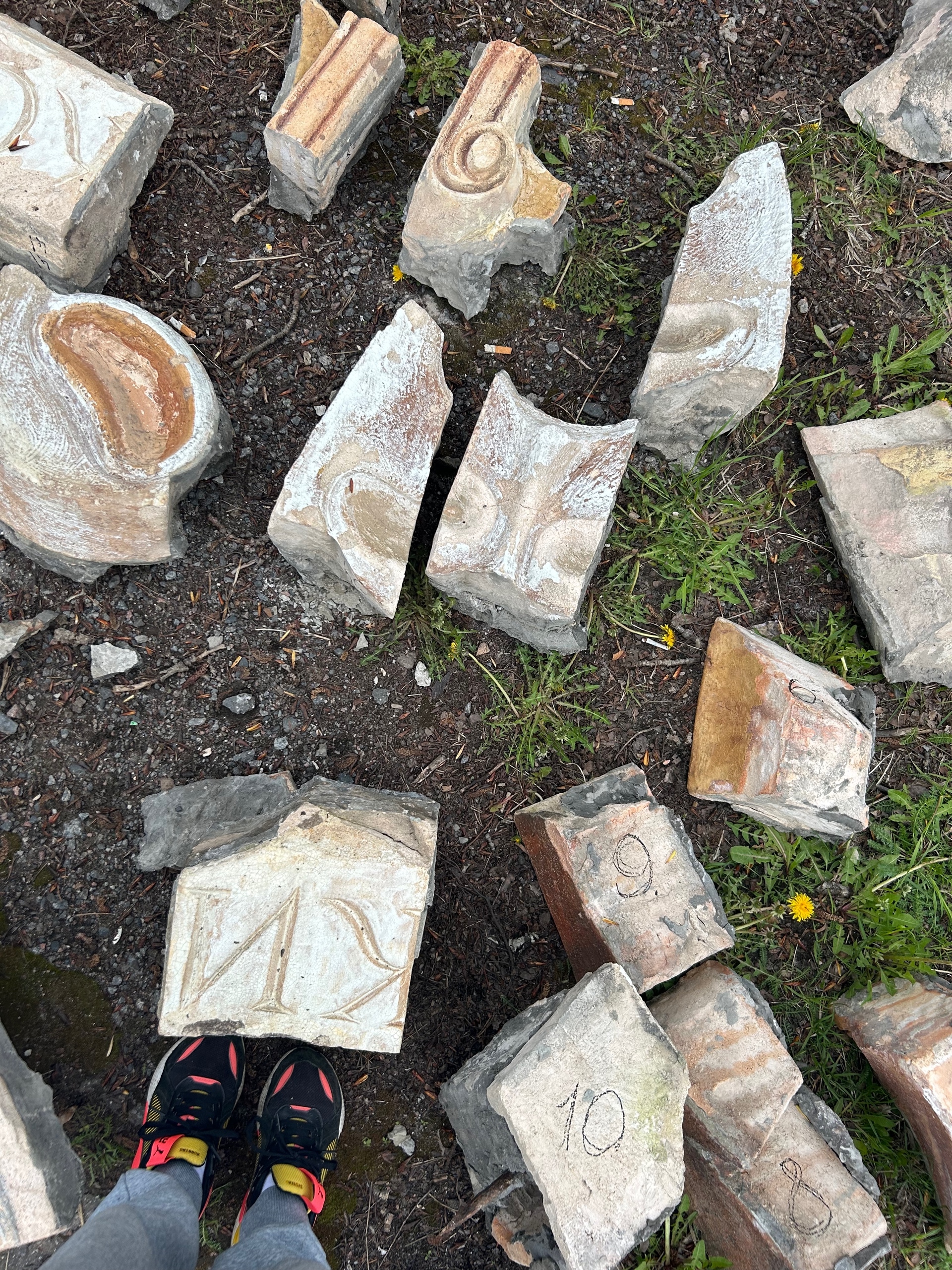 На юге Карелии нашли реставратора для барельефа