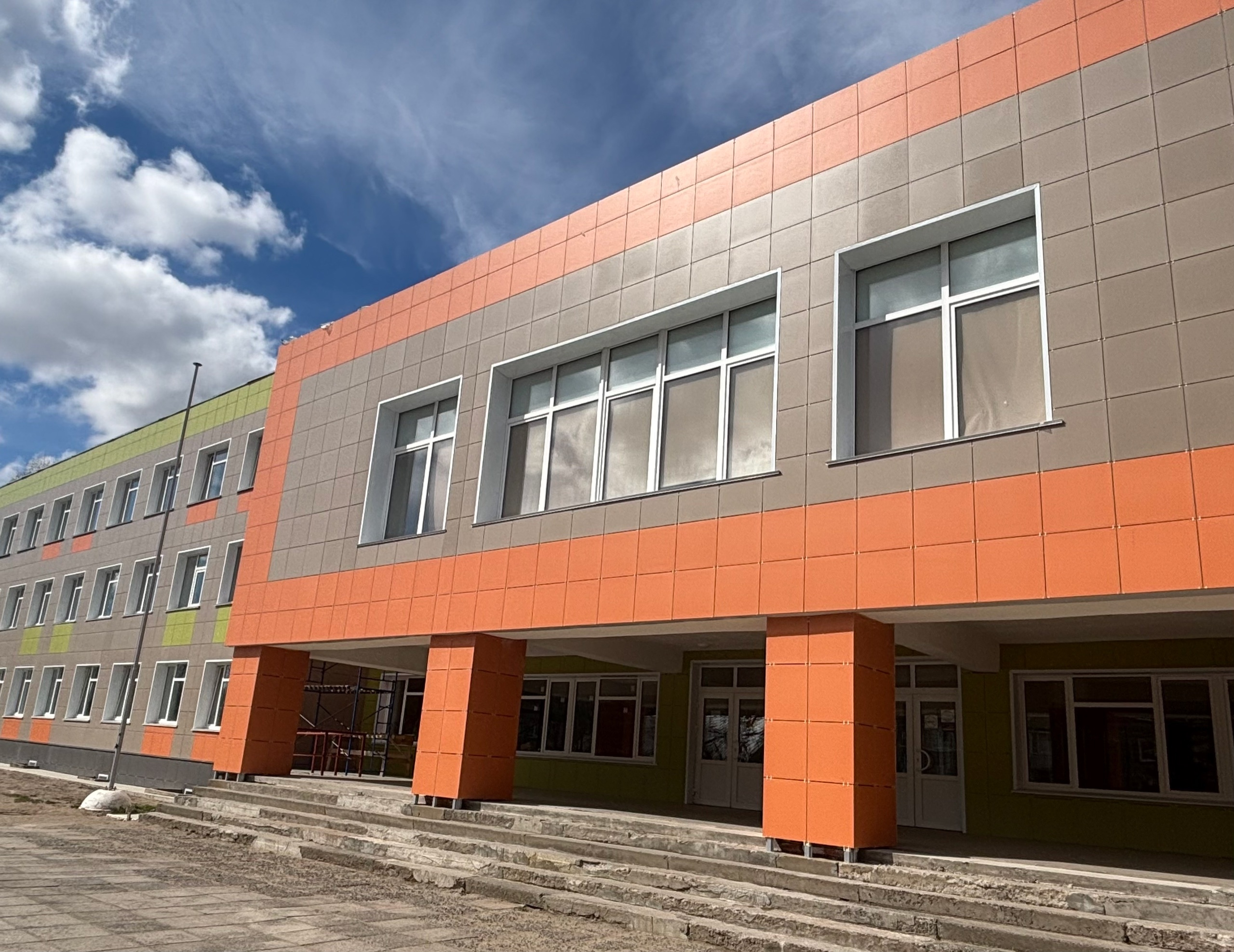 Новый подрядчик завершит ремонт школы в Лахденпохском районе