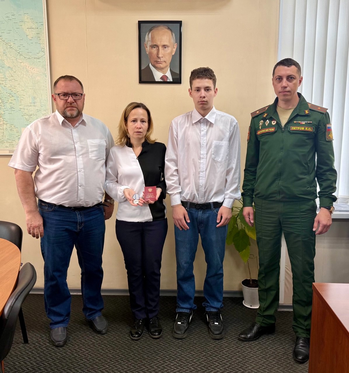 Семье погибшего на СВО жителя Карелии передали медаль «За отвагу»