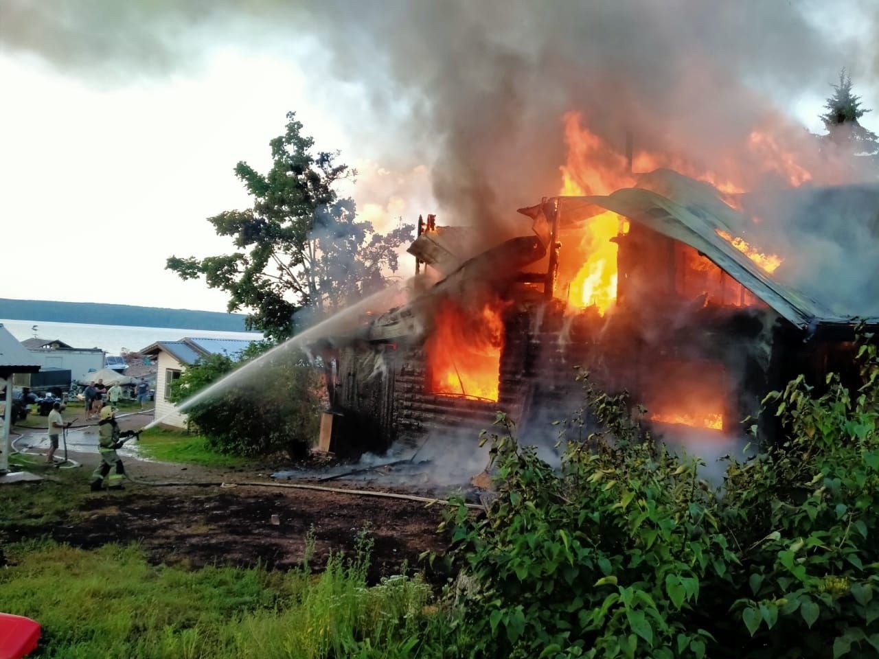 Жилой дом сгорел ночью в Прионежском районе