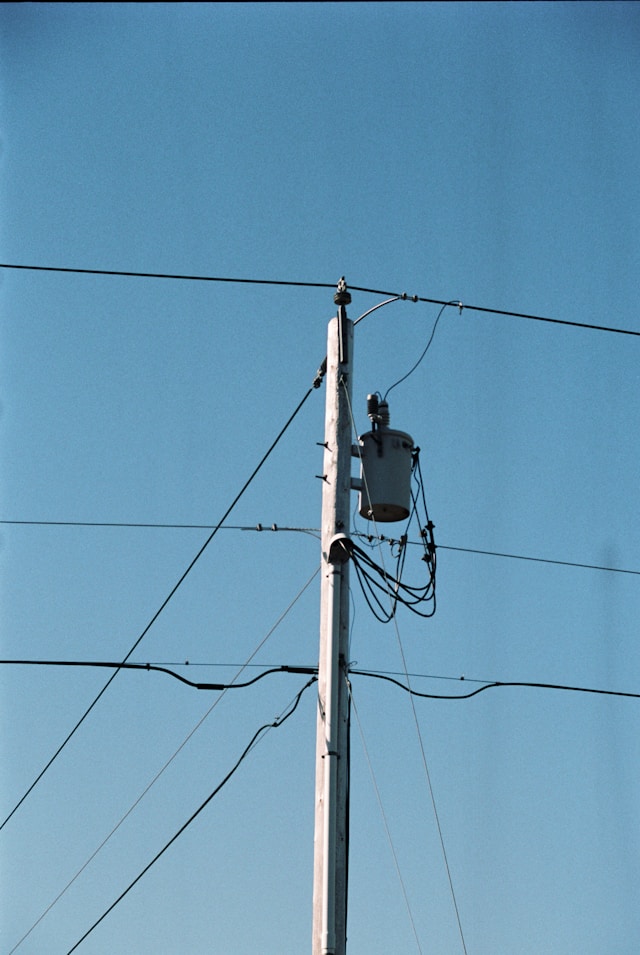 Почти на сутки будут несколько раз отключать электричество на севере Карелии