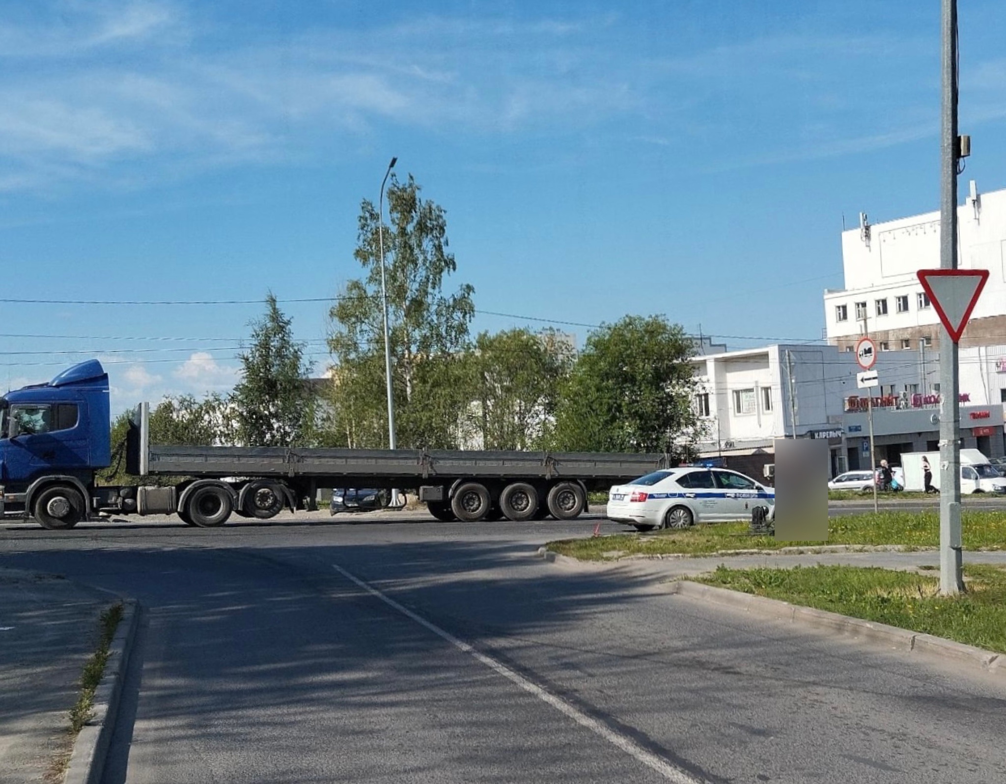 Велосипедист получил травмы в столкновении с иномаркой в одном из районов Петрозаводска