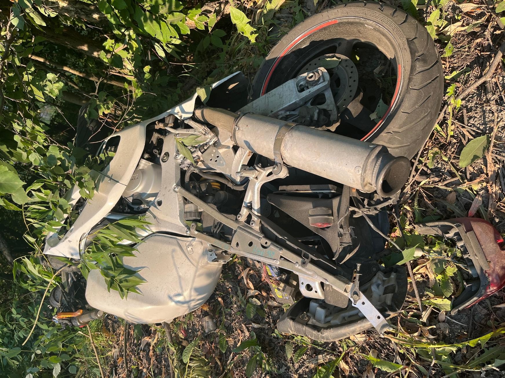 Водитель мотоцикла попал в больницу после аварии в расширенном центре Петрозаводска