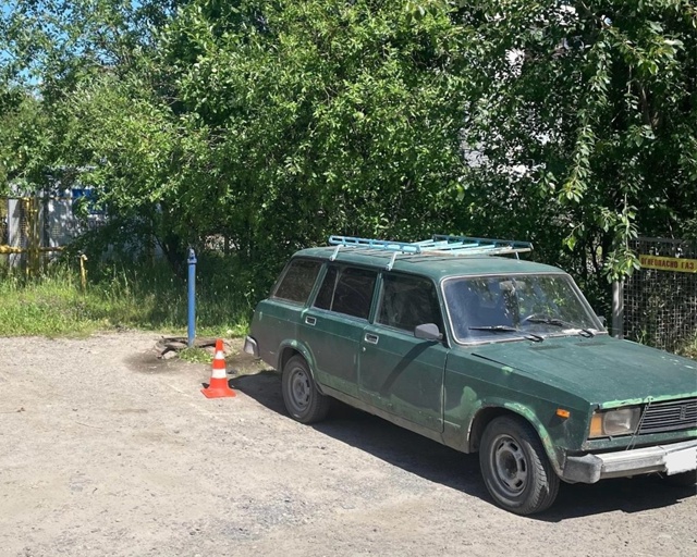 Легковушка сбила 87-летнего мужчину во дворе дома в отдаленном районе Петрозаводска