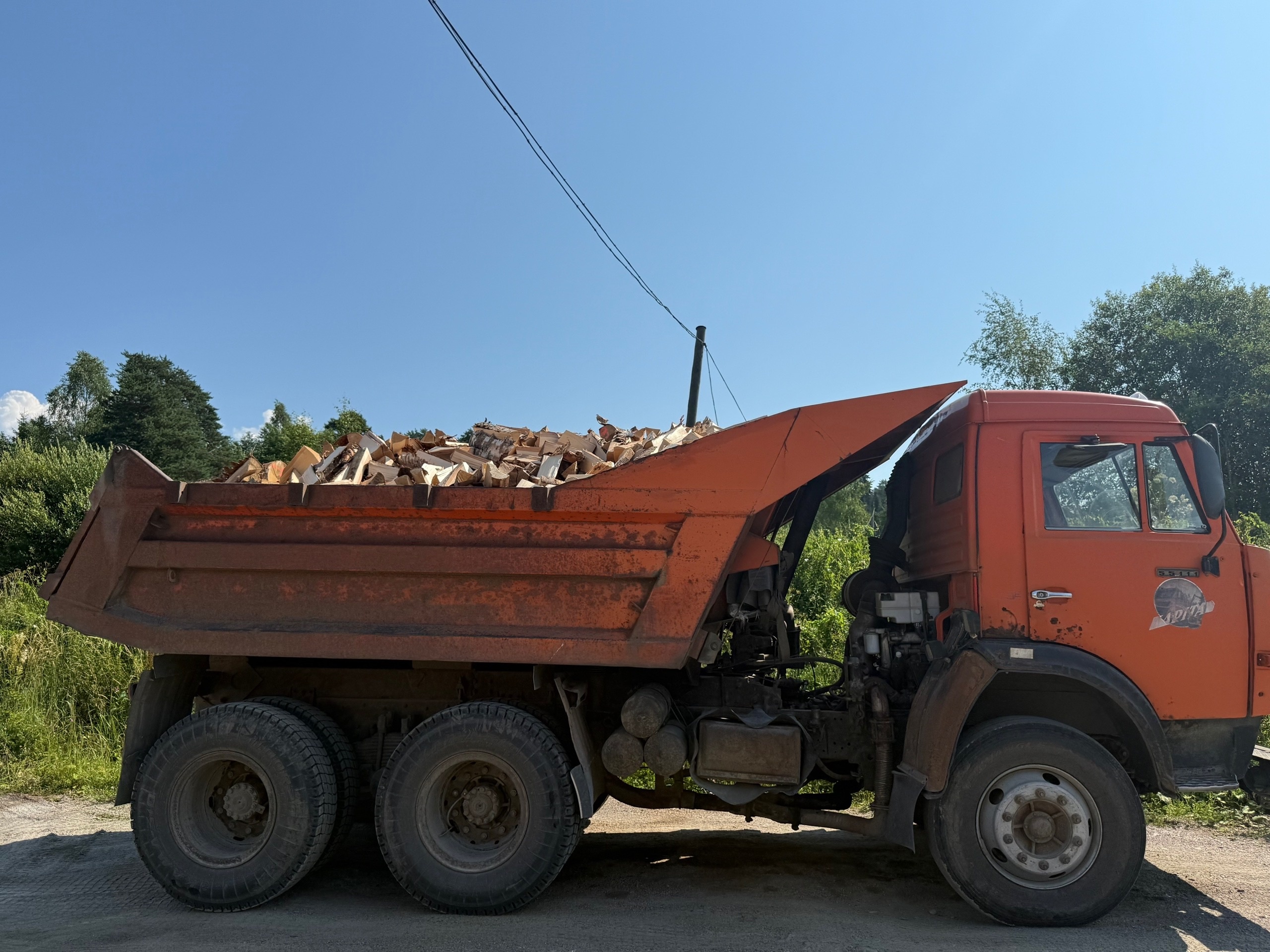 В Ляскеля отпраздновали День поселка и разыграли машину дров