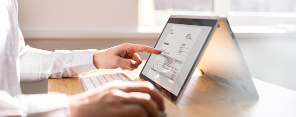 Директора образовательного учреждения заставили оплатить долг по коммуналке в Карелии