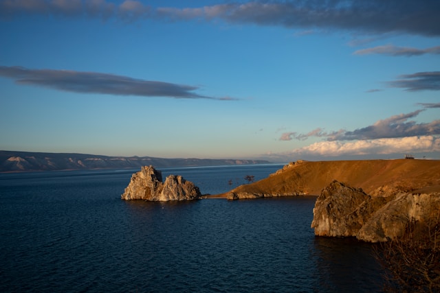 Священное озеро похоронят?: на Байкале узаконили рубку леса