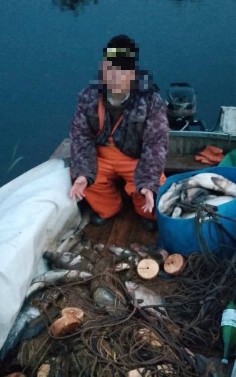 Пойманному на Ладоге браконьеру грозит реальный срок за лов рыбы сетями в месте нереста