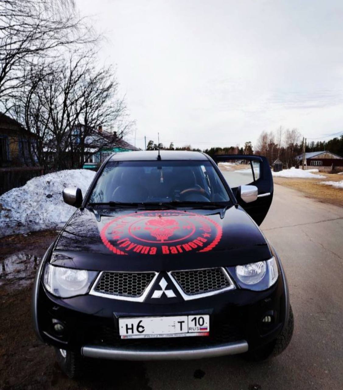 Соцсети: бывший вагнеровец расстрелял из винтовки авто в поселке Карелии