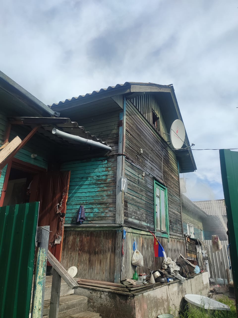 Жилой дом полыхал в Кеми