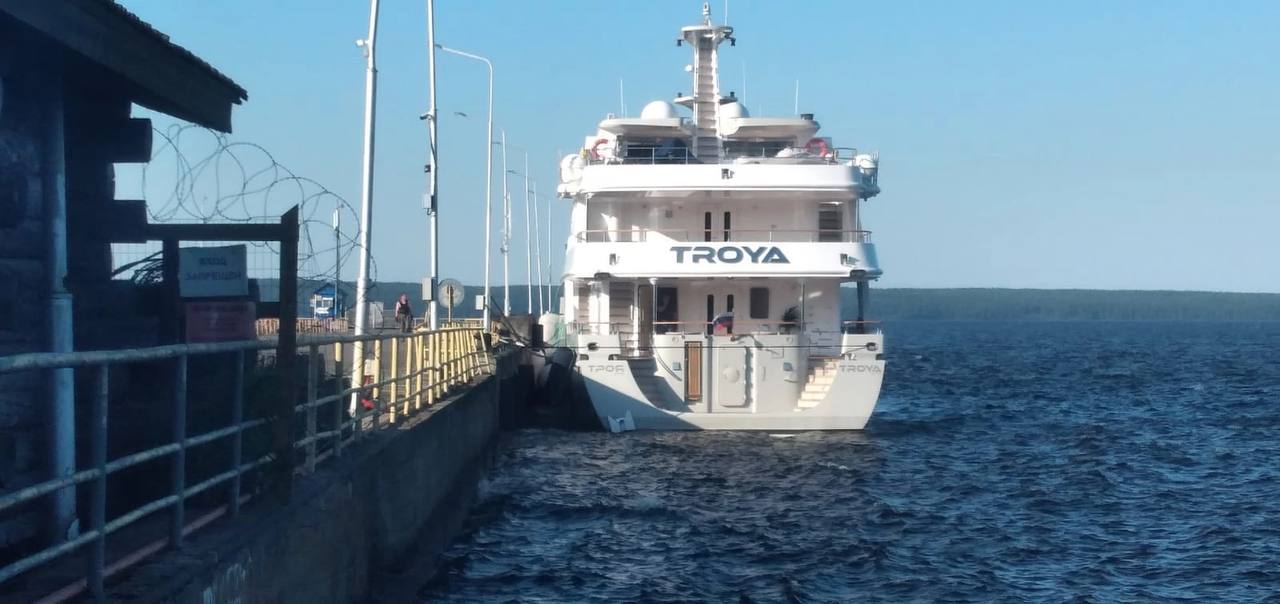 Яхту «Троя» заметили в Петрозаводске