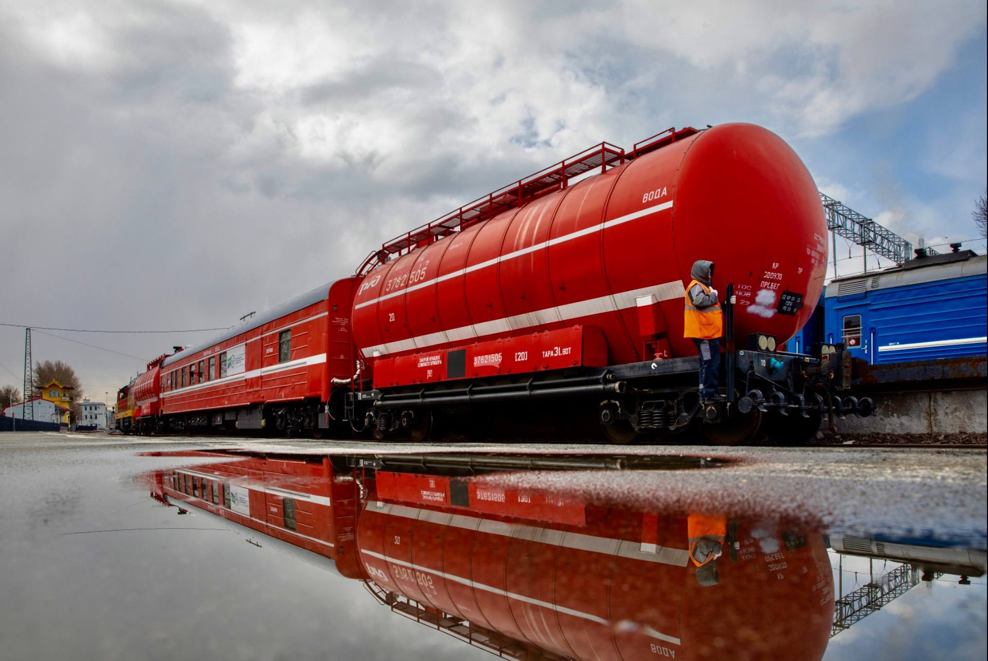 Пожарный поезд направили для ликвидации лесного пожара в Карелии