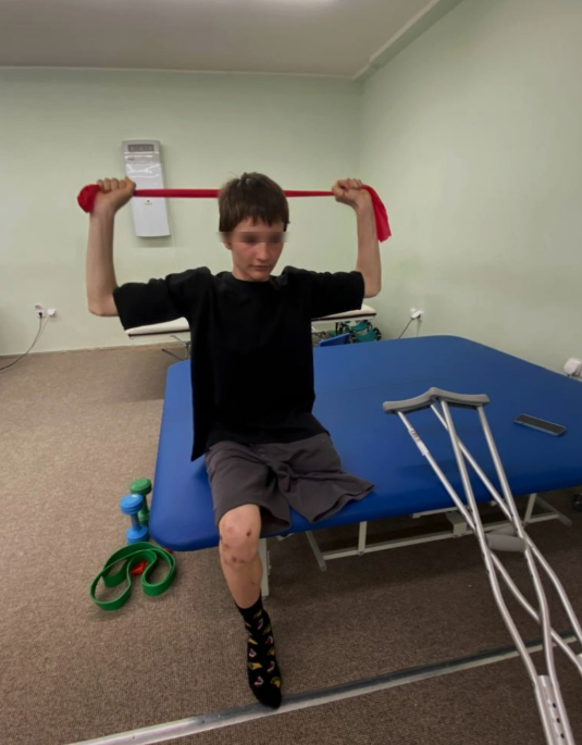 Мальчик с ампутированной ногой из Петрозаводска пошел на поправку