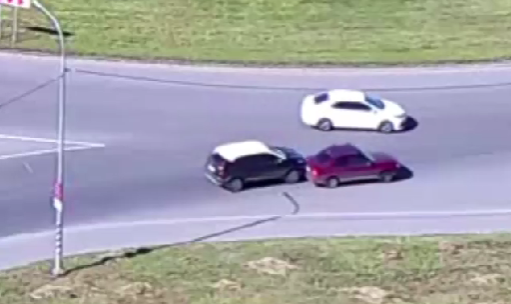 Легковушки столкнулись на Кукковском кольце в Петрозаводске