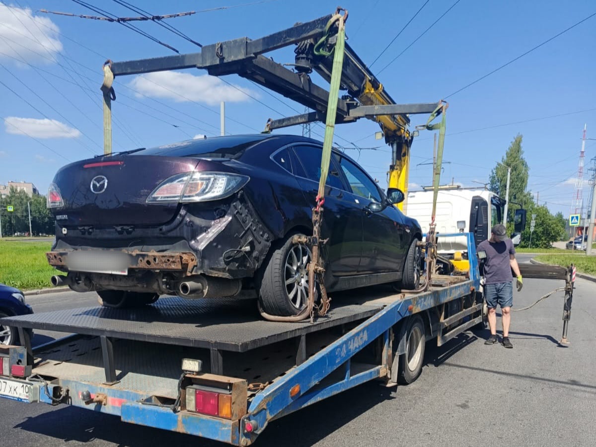 В Петрозаводске 13 авто отправили на штрафстоянку за нарушения водителей