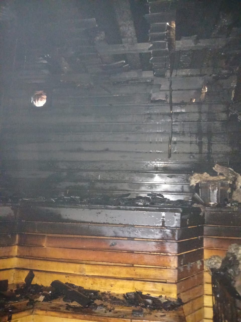 Огнеборцы отстояли баню на юге Карелии