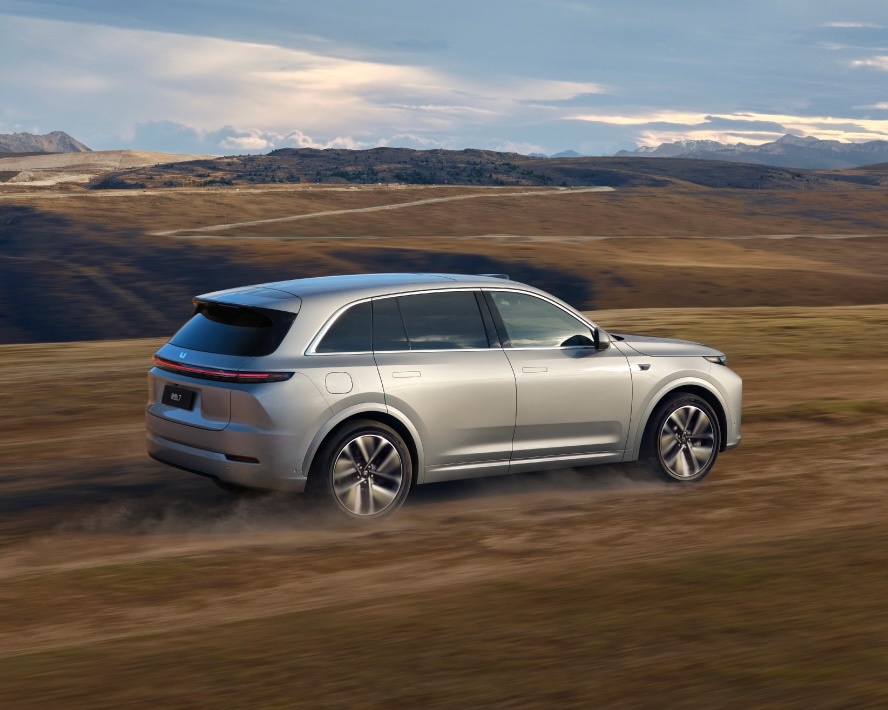 «РГ» разобралась с мифами о радиации в китайских электромобилях