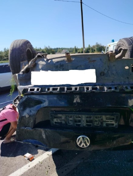 В Ильинском автомобиль перевернулся на крышу, пострадал водитель