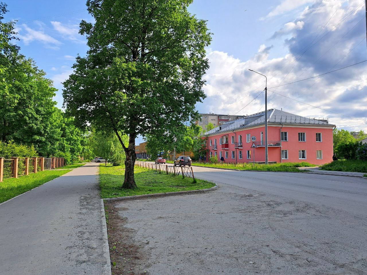 Кондопожский суд закрыл дело о самовольной установке козырька над балконом