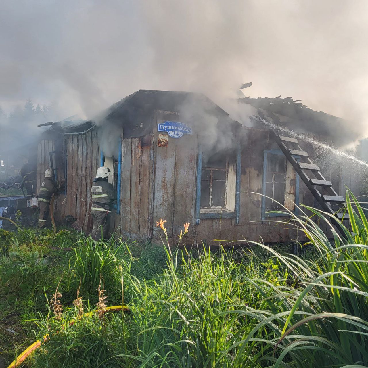 Семья Разногузовых в Беломорске лишилась всего имущества при пожаре