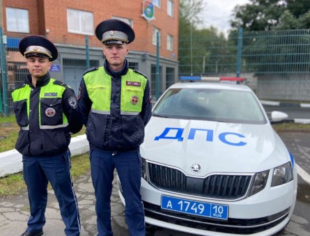 Житель Петрозаводска поблагодарил полицейских за спасение отца