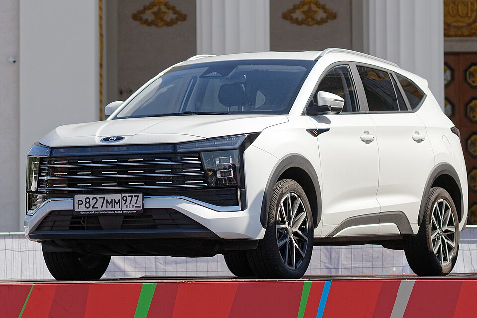 За две недели со старта продаж был продан всего один кроссовер «Москвич 8»