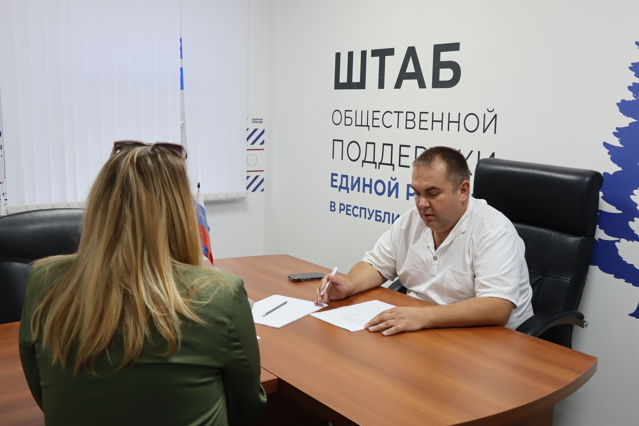 Павел Петров помог горожанке решить сложный наследственный вопрос