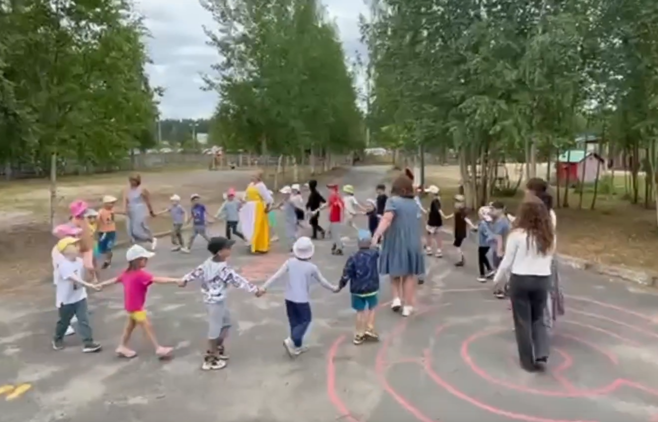 Детсады Петрозаводска отметили День коренных народов карельской круугой