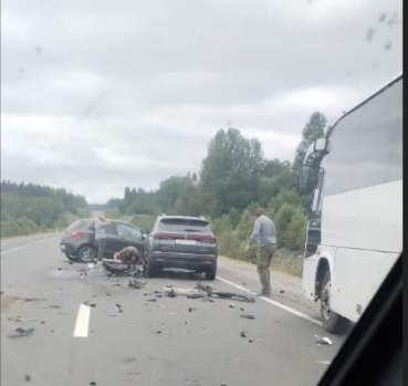 Массовая авария с туристами произошла в Лахденпохском районе