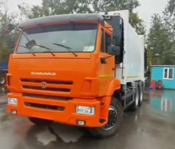 Новые мусоровозы приедут на работу в Петрозаводск