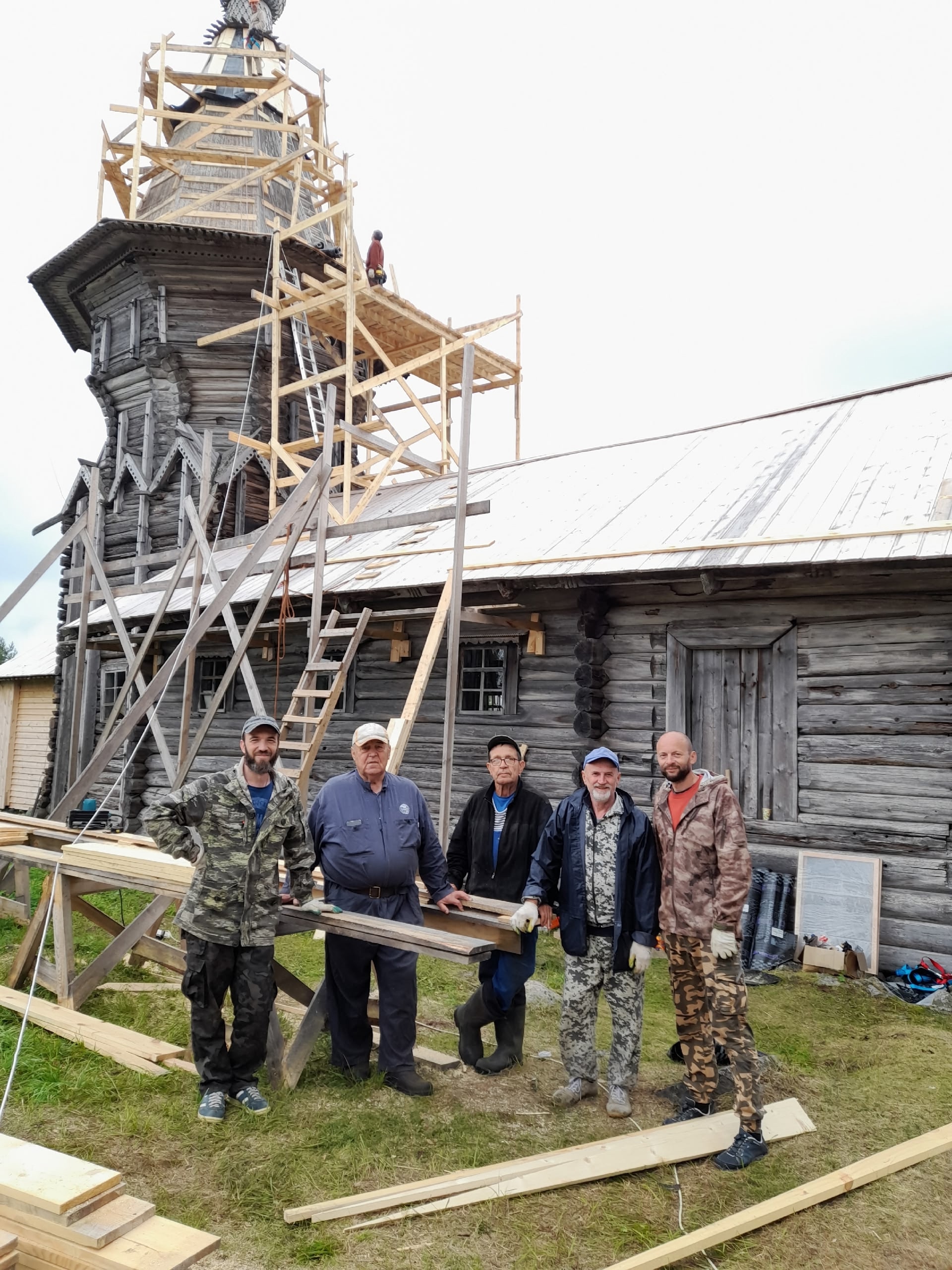 Жители Карелии поблагодарили волонтеров за сохранение древних храмов