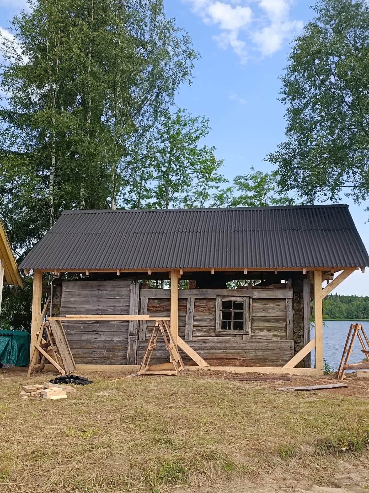 Волонтеры помогли спасти храм в Карелии