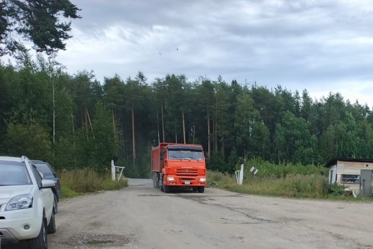 «Не до заморозки смородины»: глубинные завалы бытовых отходов продолжают тлеть в Кондопожском районе