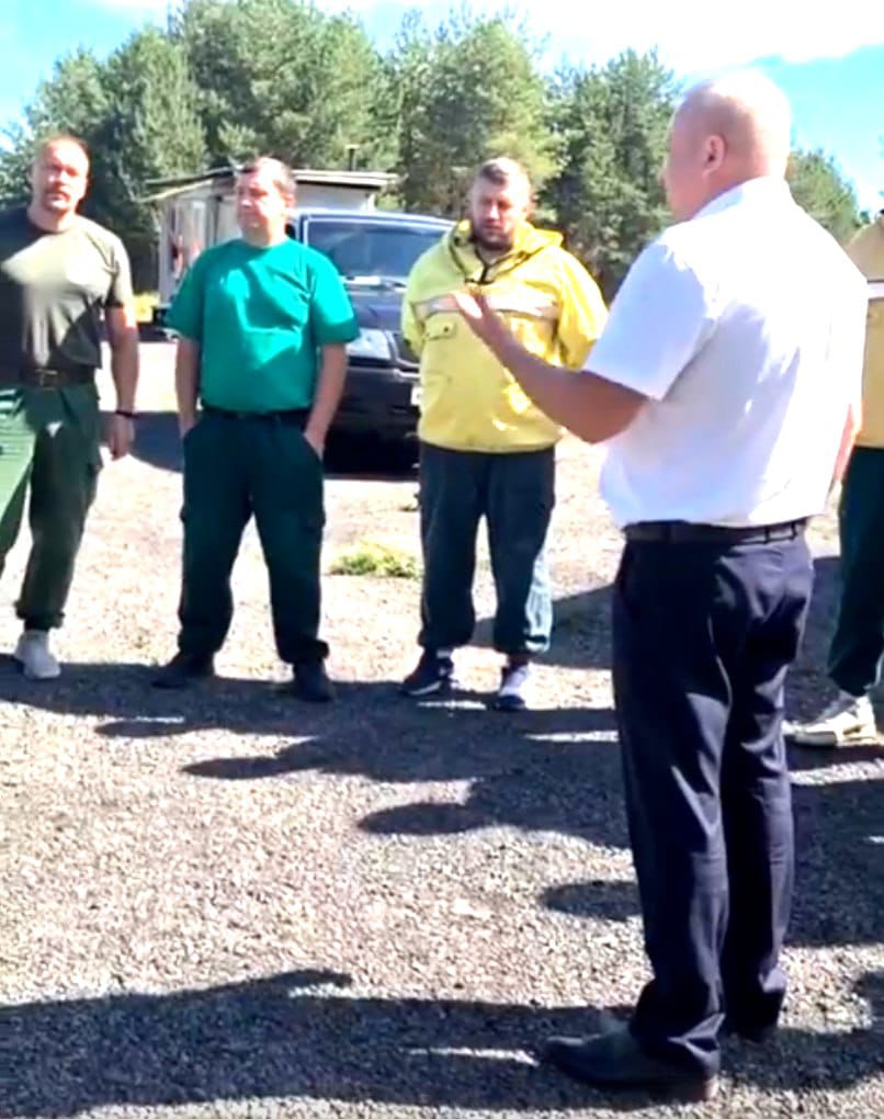 Руководитель карельской авиалесоохраны обсудил с десантниками условия их работы