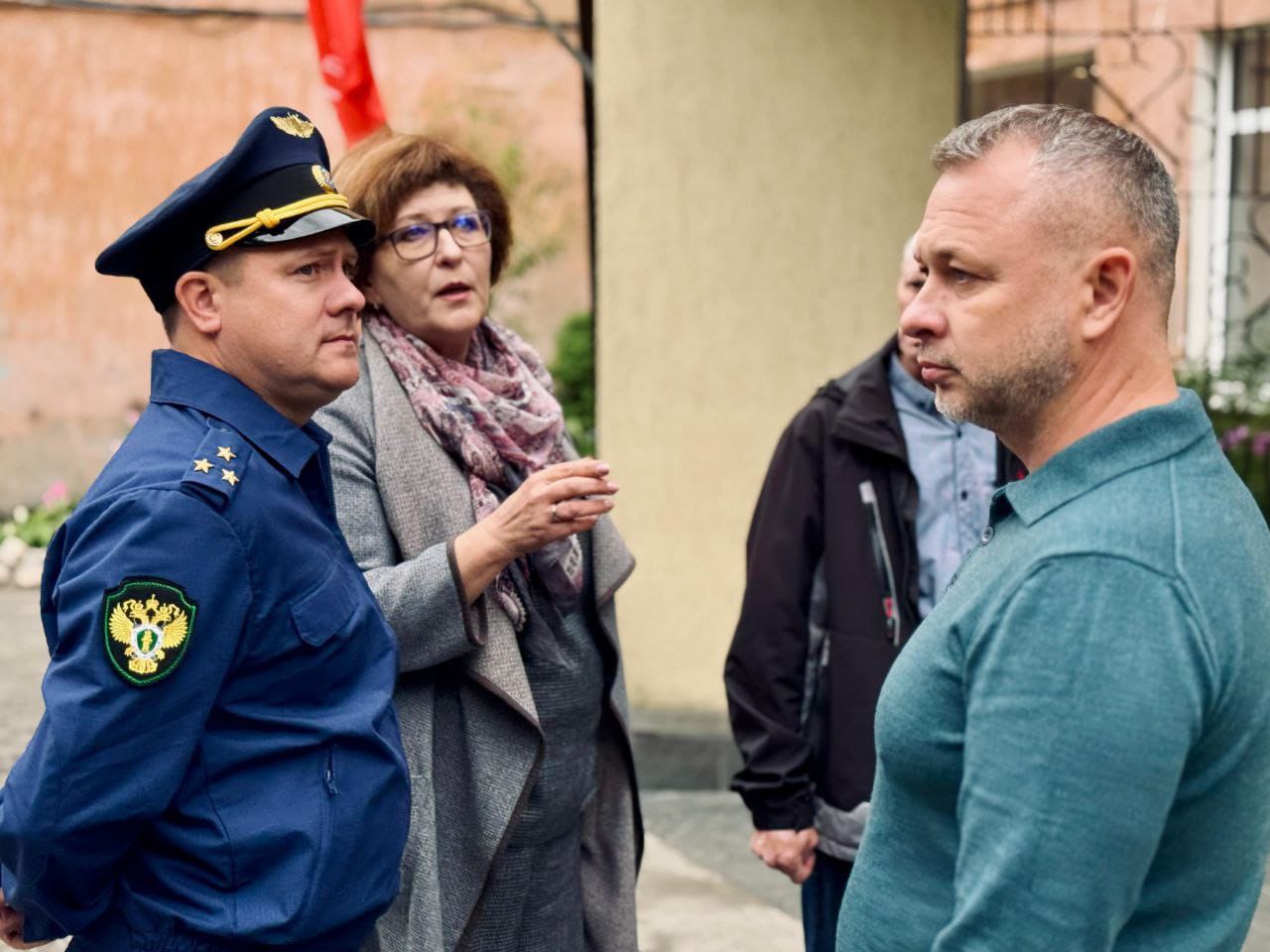 Премьер-министр правительства Карелии отправился в психоневрологический интернат Премьер-министр правительства Карелии отправился в психоневрологический интернат