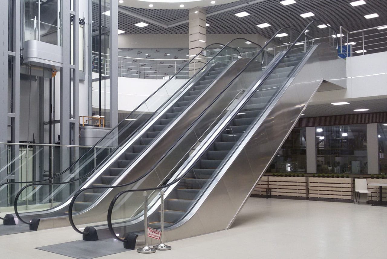 Эскалаторы и траволаторы в торговых центрах могут остановиться 1 сентября