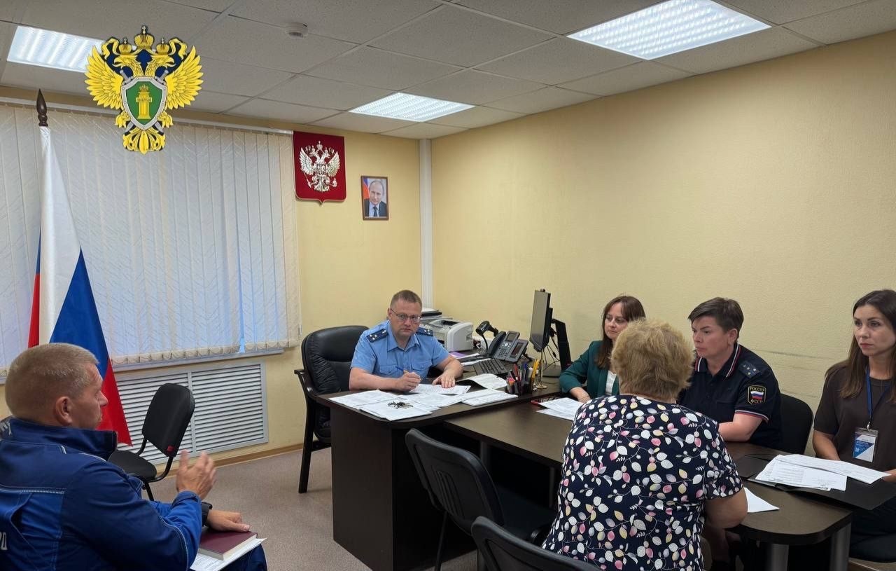 Прокурор строго спросил с задолжавших зарплату начальников в Медвежьегорском районе