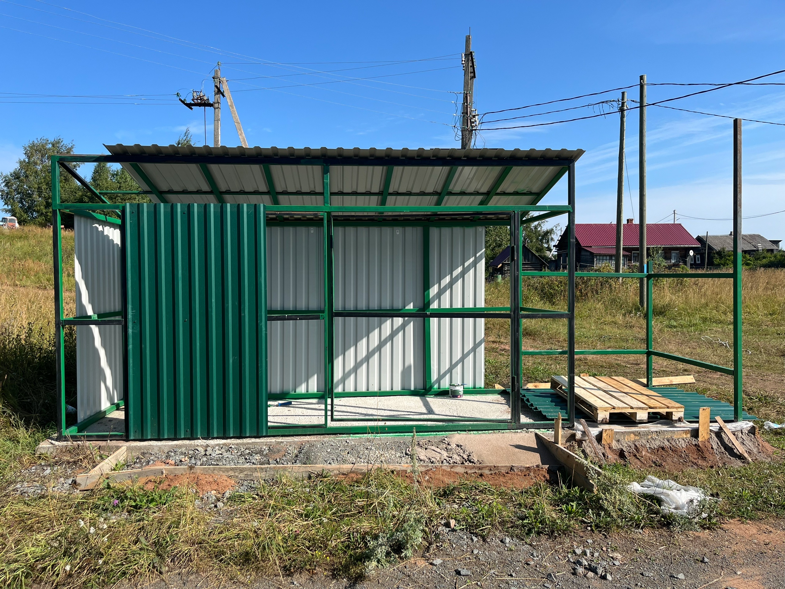 Жители одной из карельских деревень дождались благоустройства контейнерной площадки