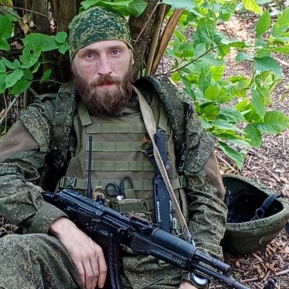 Жители поселка Лоймола простились с земляком, погибшим в зоне СВО