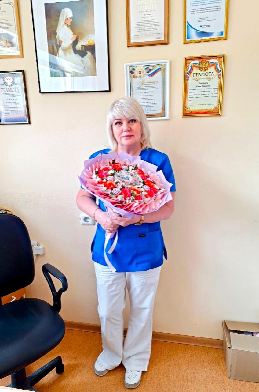 Лидер и профессионал с большим кругом задач: старшая медсестра поликлиники Прионежья отмечает юбилей
