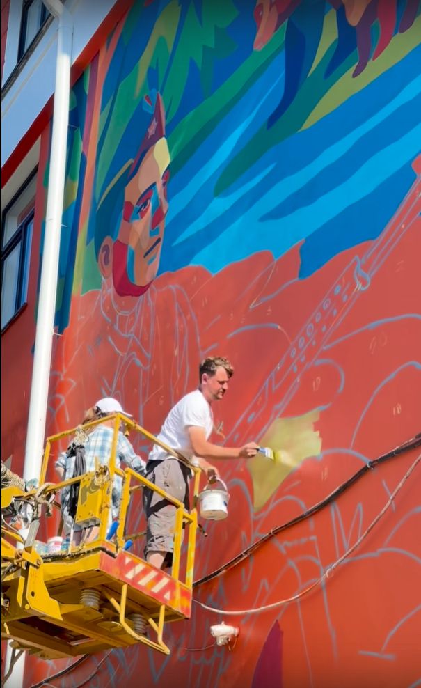 На фасаде одной из школ Петрозаводска появится образ учившегося там Героя Советского Союза