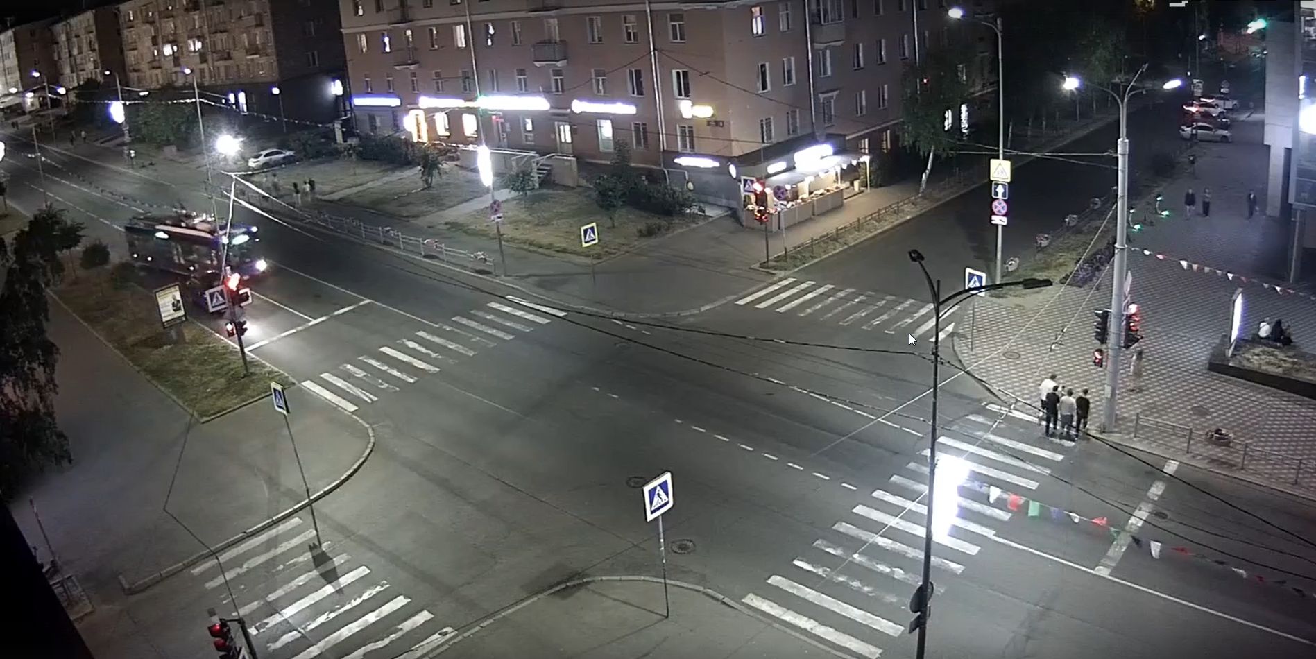 «Что у людей в голове?»: легковушка нагло подрезала троллейбус в центре Петрозаводска