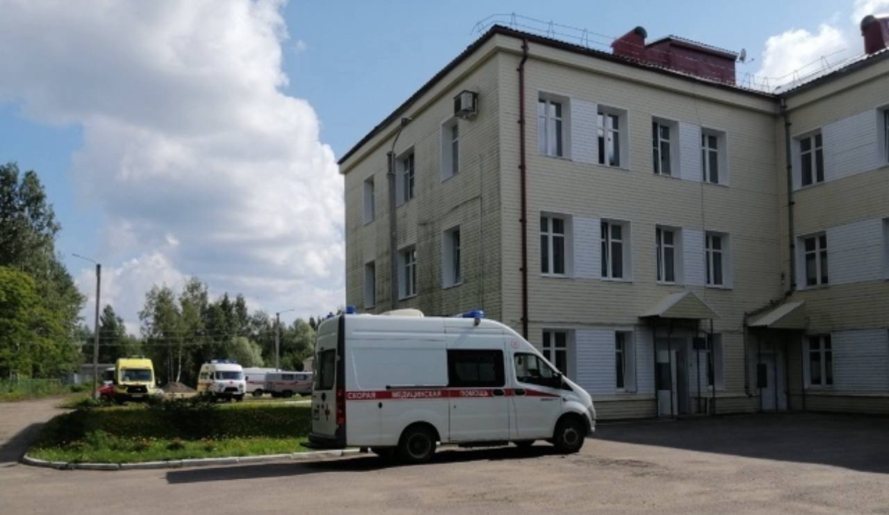 Врачи из Олонца одними из первых приехали на место аварии с туристическим автобусом и товарным поездом