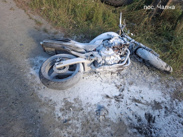 Мотоциклист при обгоне не заметил иномарку: стали известны подробности лобовой аварии в поселке Чална