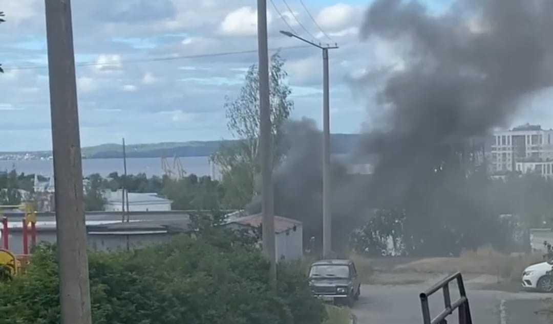 Пожар в гараже мог привести к взрыву в одном из районов Петрозаводска