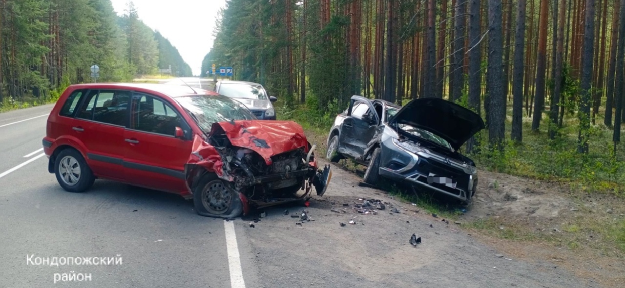 Иномарки превратились в автохлам после ДТП в районе Карелии