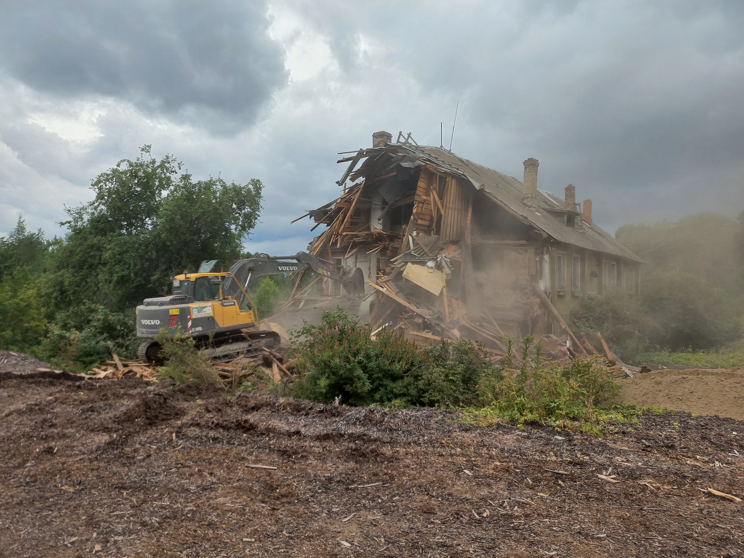 Старое здание снесли в Ботаническом саду Петрозаводска