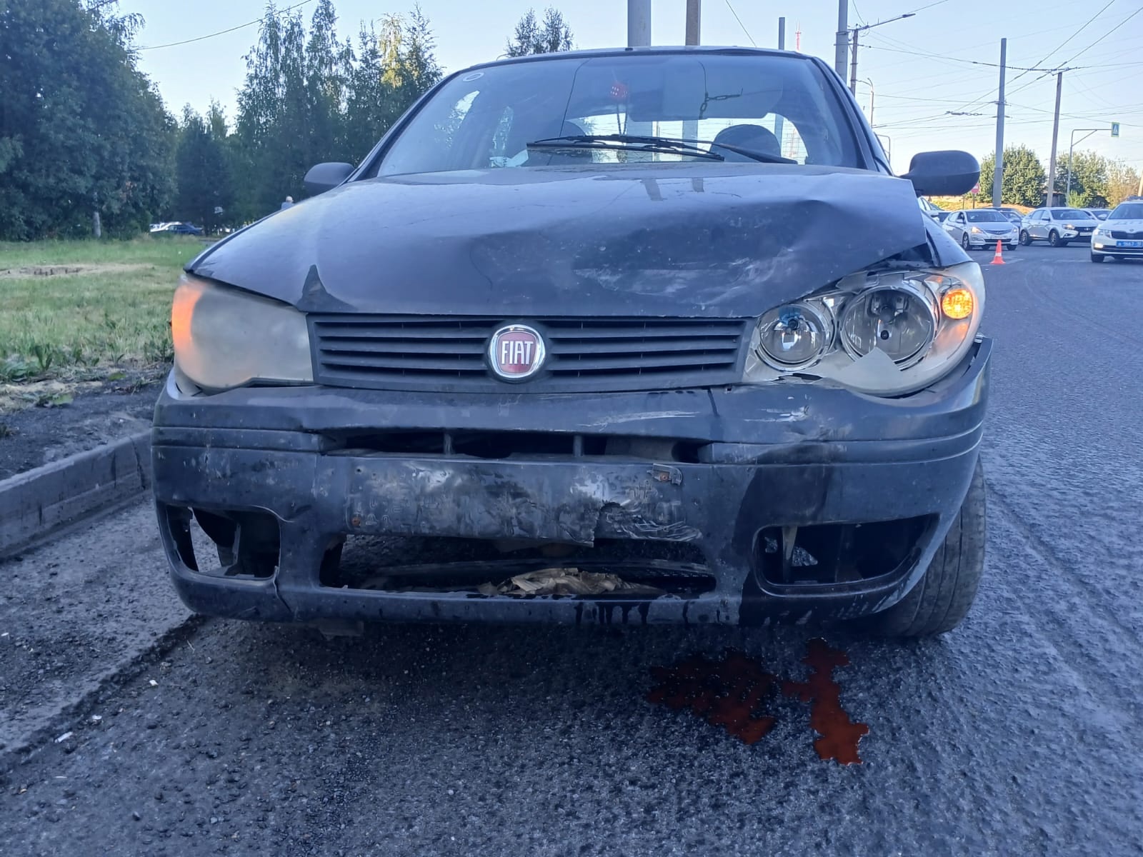 Легковушка с пьяным водителем на полном ходу влетела в грузовик на оживленном кольце в Петрозаводске