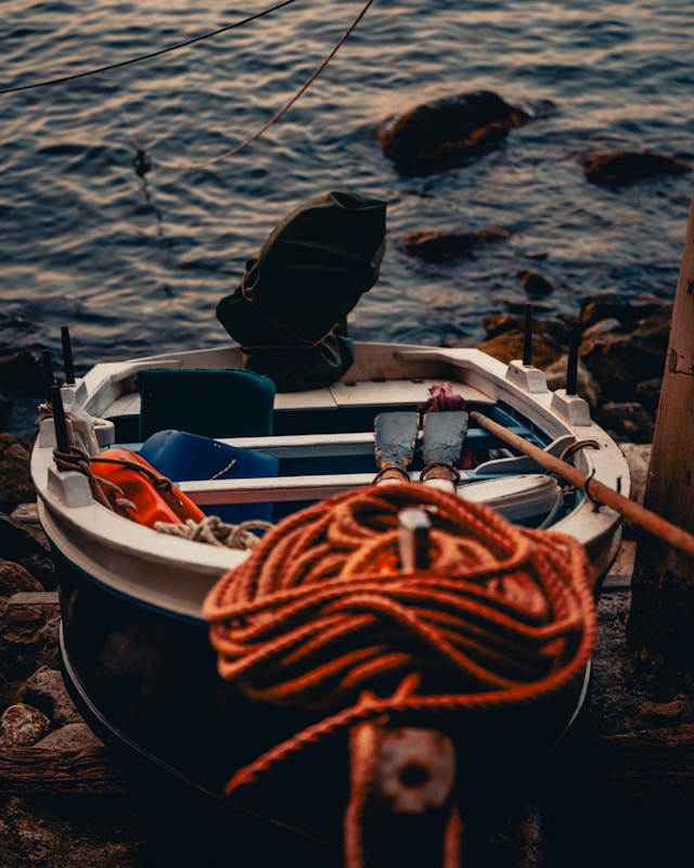 Подросток в Карелии обворовывал местных рыбаков в поисках лучших снастей для себя