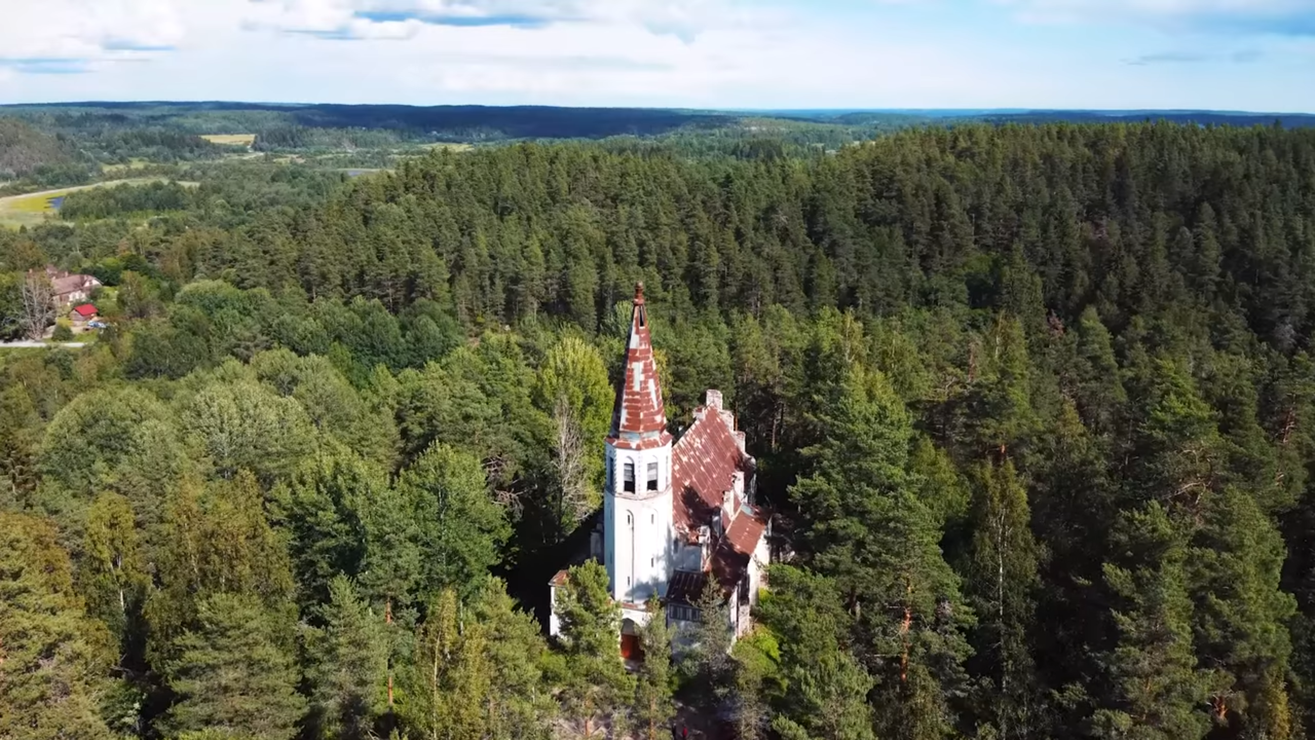 «Карелиада» показала уникальный храм Карелии, сохранивший следы войны